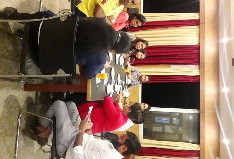 בית מלון כפרי The Golden Crest