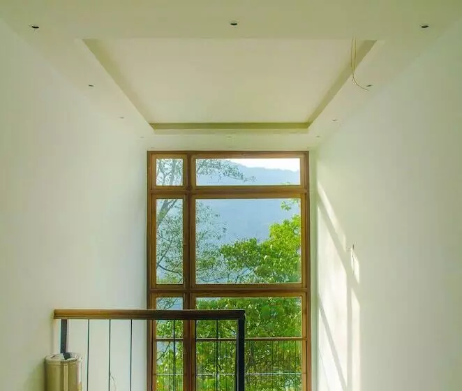 酒店 The Golden Crest