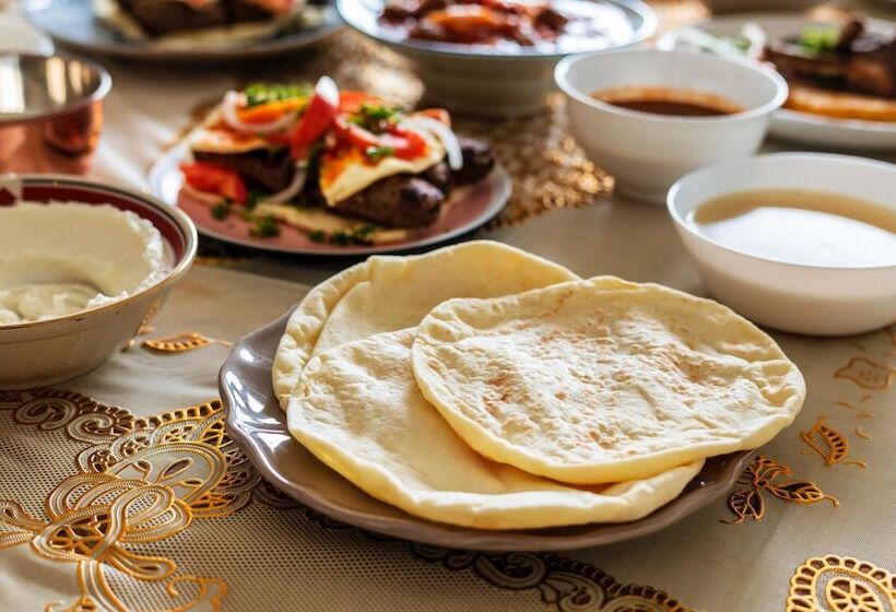 בית מלון כפרי The Golden Crest