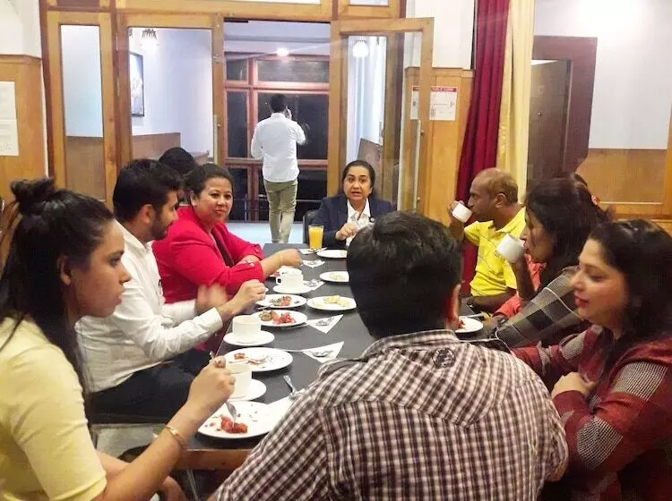 酒店 The Golden Crest