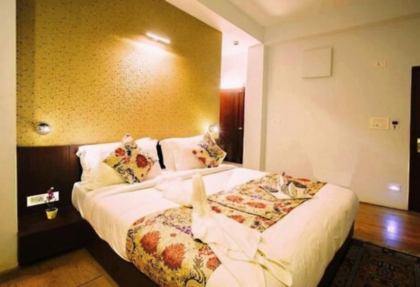 בית מלון כפרי The Golden Crest