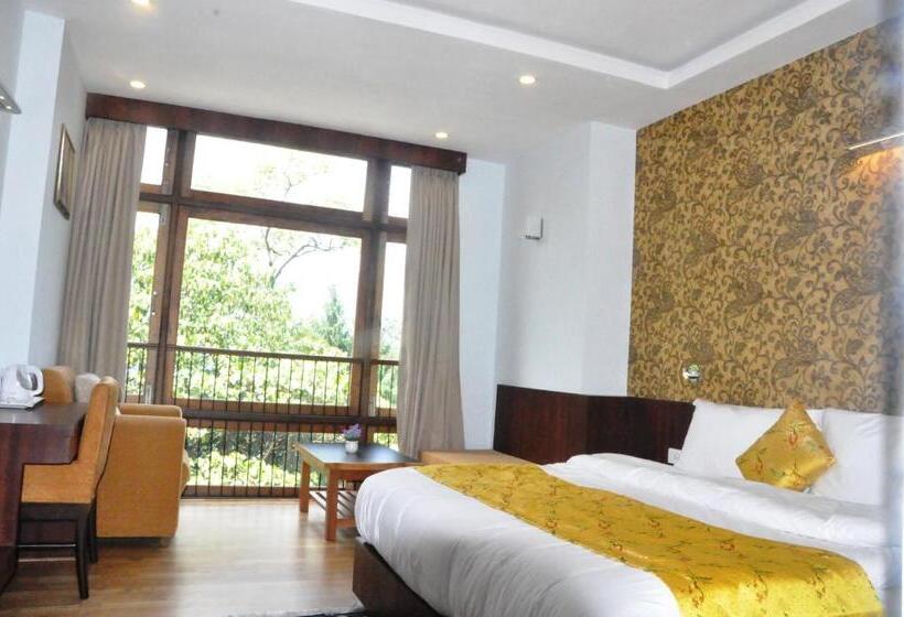 בית מלון כפרי The Golden Crest