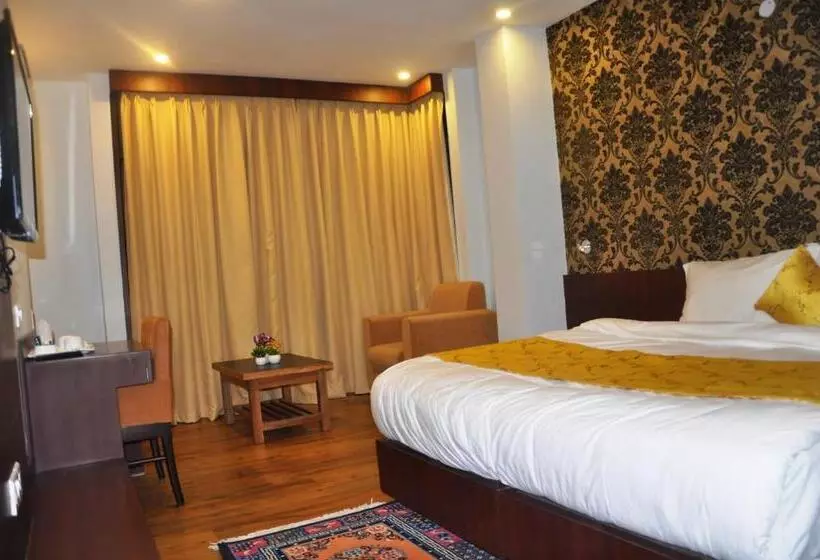 酒店 The Golden Crest