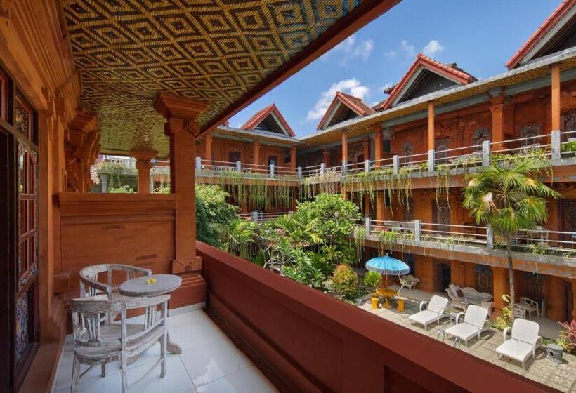 Отель Lumbung Sari Legian