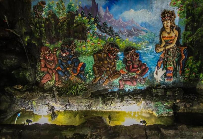 Отель Lumbung Sari Legian