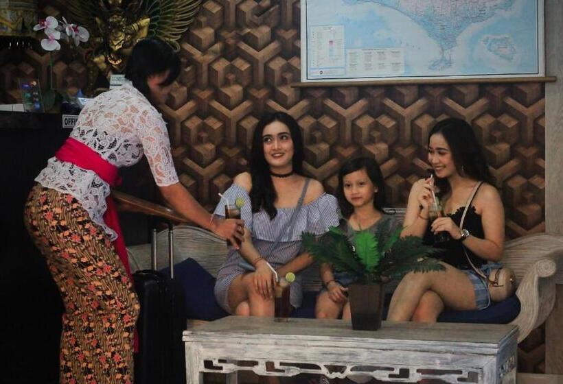 Отель Lumbung Sari Legian