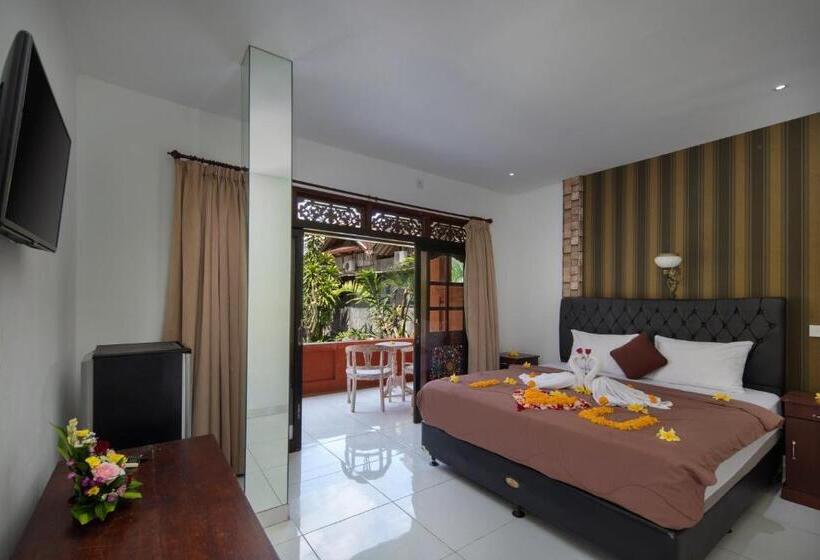 Отель Lumbung Sari Legian