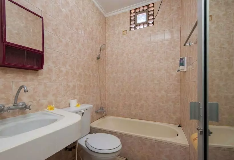 酒店 Lumbung Sari Legian