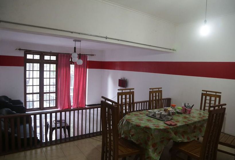 Kandy City Elephant Hostel