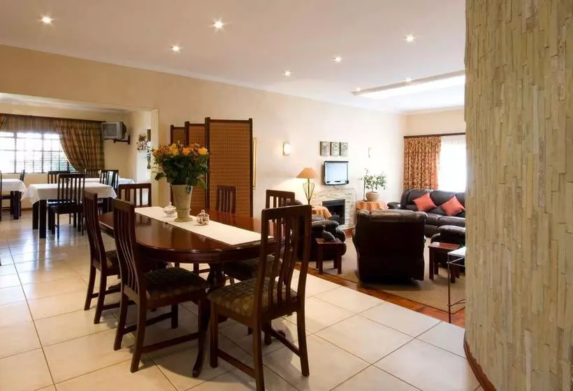 פנסיון Blackheath Manor Guest House