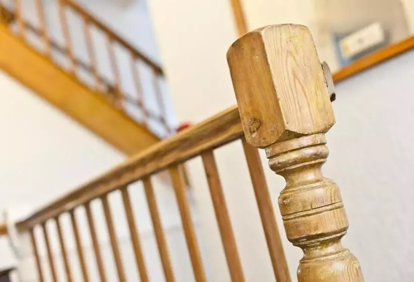 پانسیون Lyndhurst Guest House