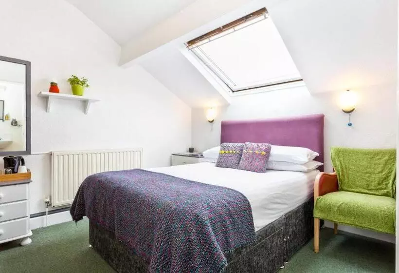 پانسیون Lyndhurst Guest House