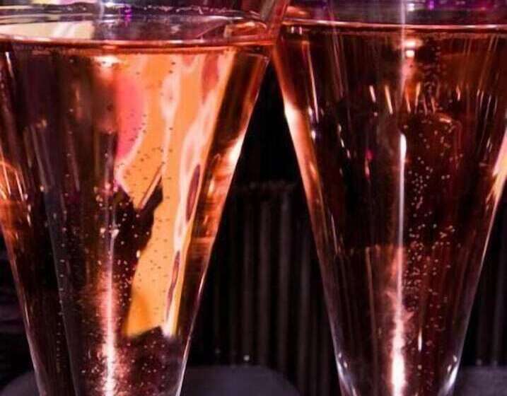 The Lounge Hotel & Bar