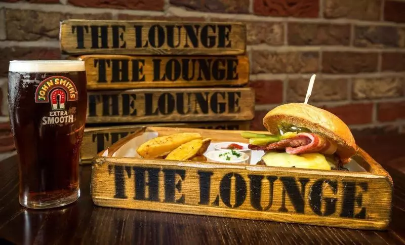 The Lounge Hotel & Bar