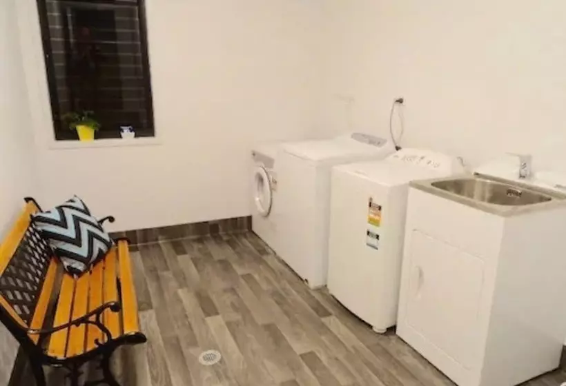 Bks Premier Motel Hamilton