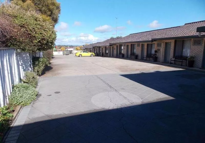 Cowra Crest Motel