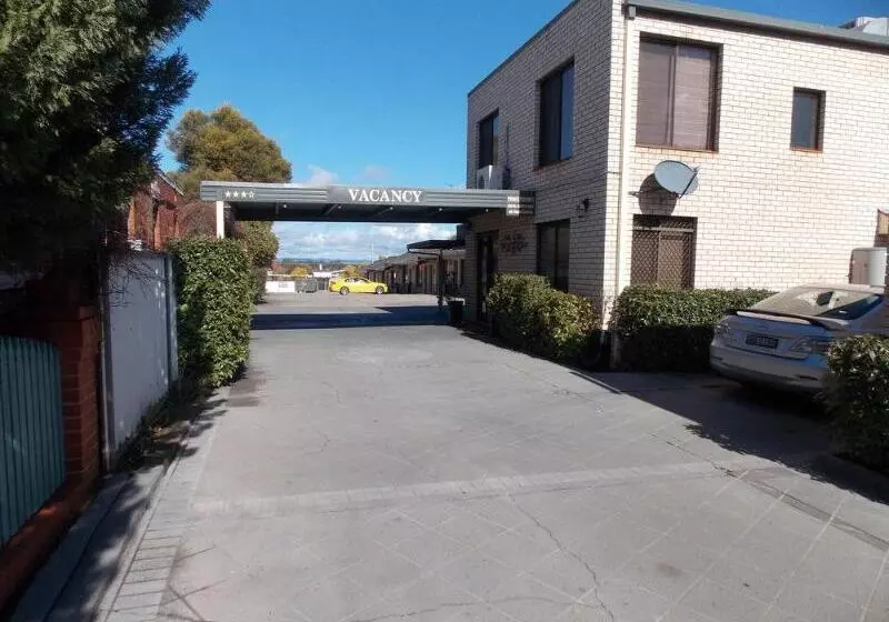 Cowra Crest Motel