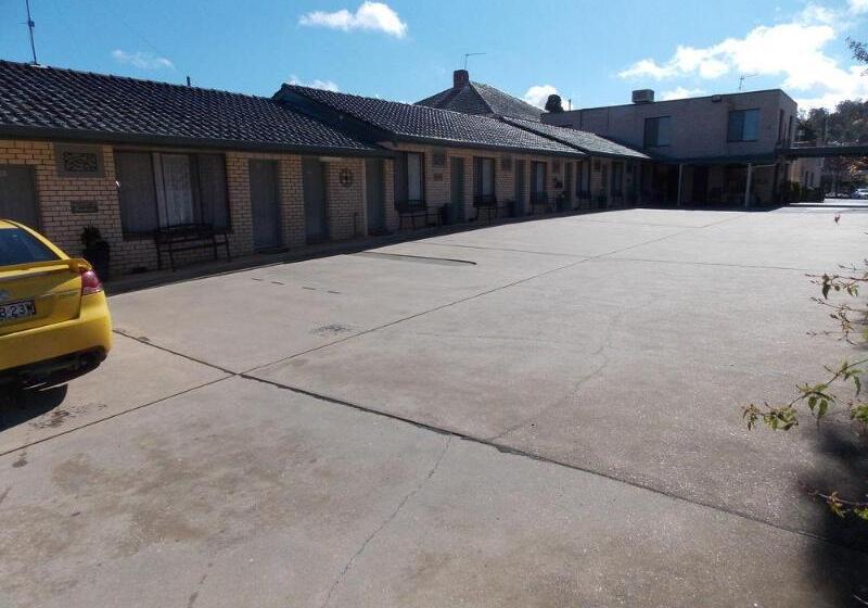 Cowra Crest Motel