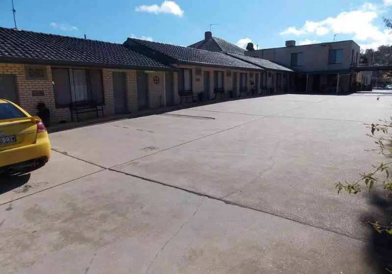 Cowra Crest Motel