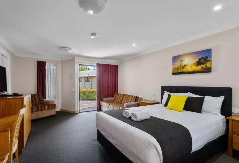 Eastgate On The Range Motel