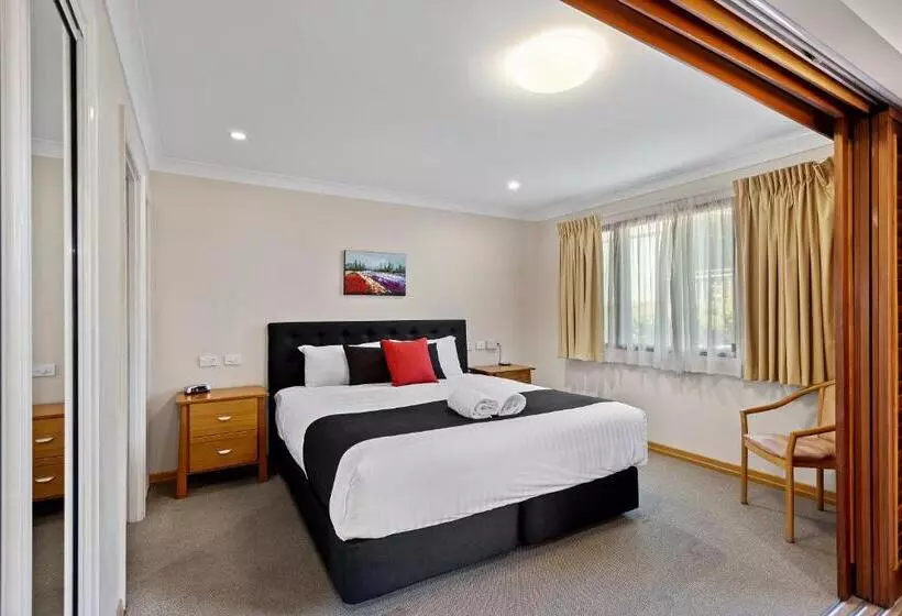 Eastgate On The Range Motel