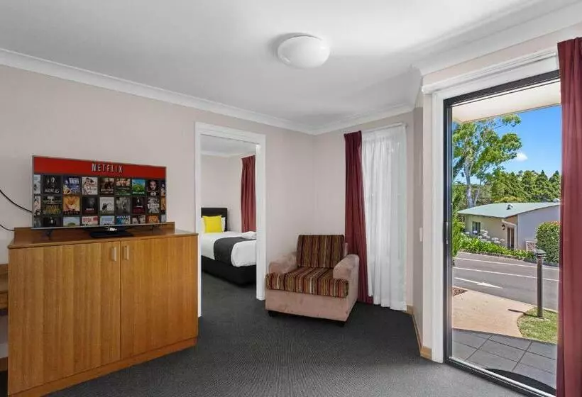 Eastgate On The Range Motel