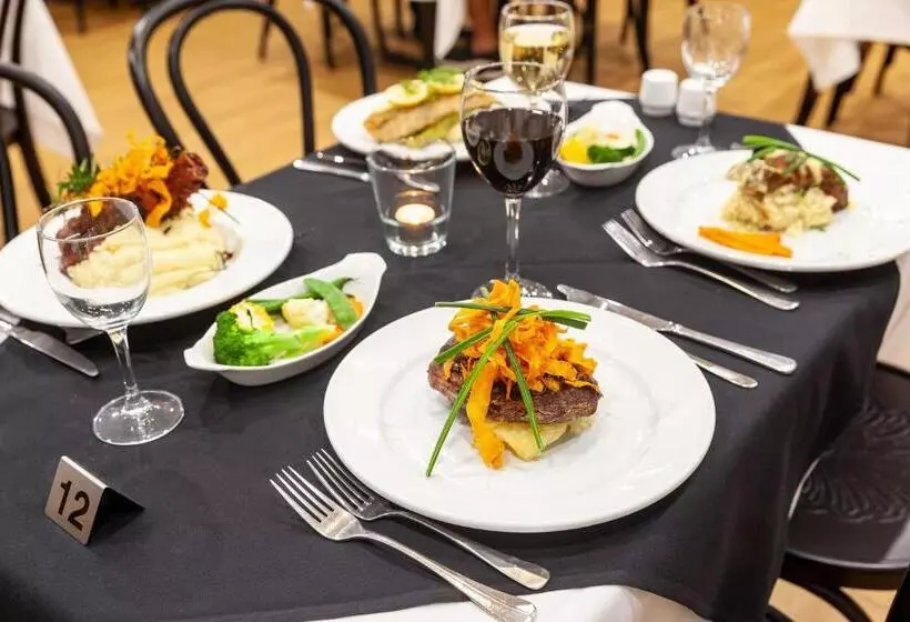 Eastgate On The Range Motel