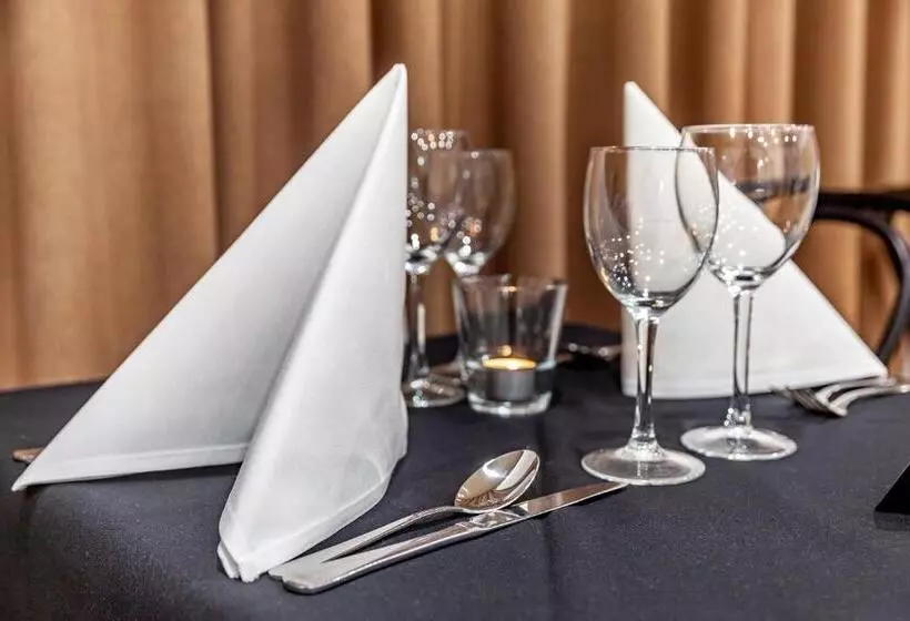 Eastgate On The Range Motel