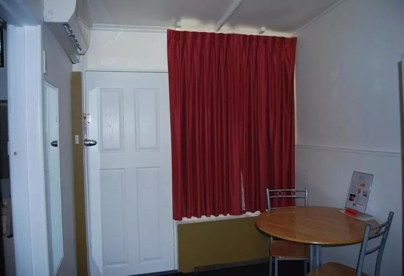 Holbrook Settlers Motel