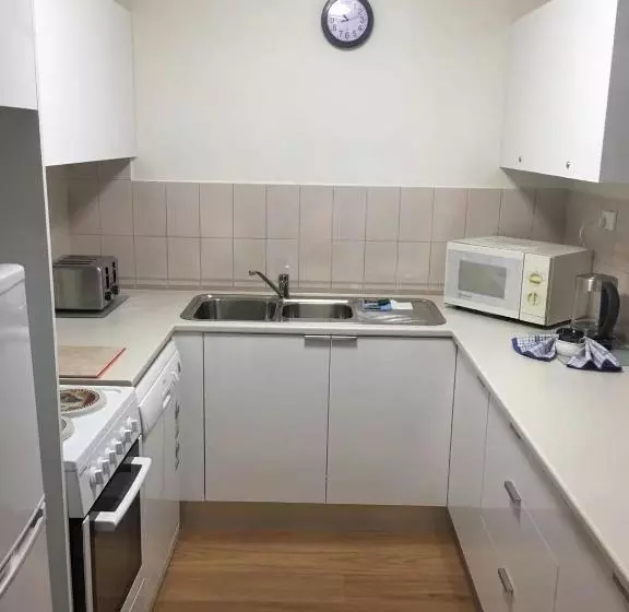 Отель Anchordown Apartments