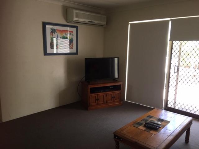 Отель Anchordown Apartments