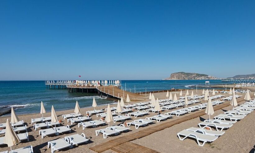 فندق Asia Beach Resort & Spa