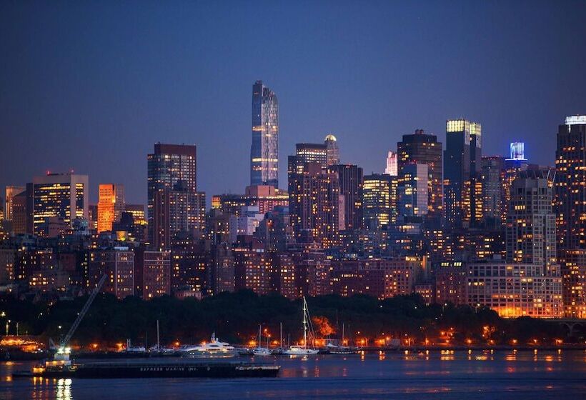 ホテル Courtyard By Marriott Edgewater Nyc Area