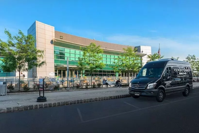 Отель Courtyard By Marriott Edgewater Nyc Area