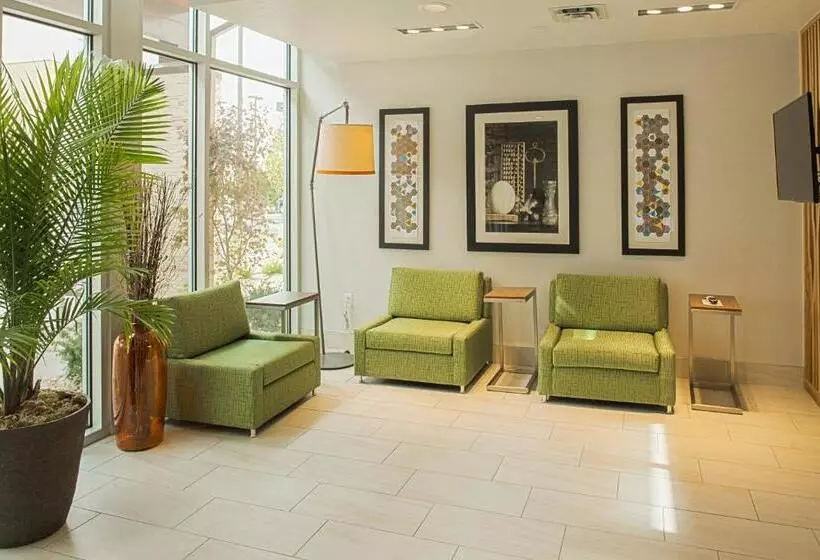 هتل Holiday Inn Express & Suites Boise Airport, An Ihg