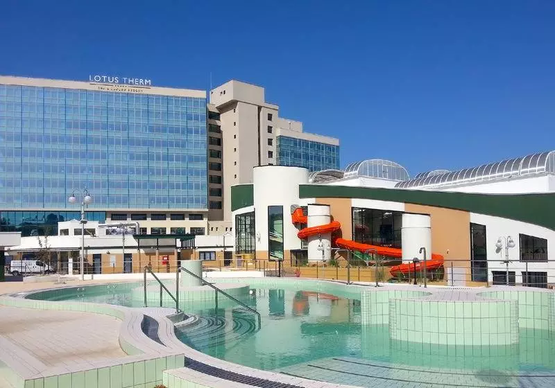 هتل Lotus Therm Spa&luxury Resort