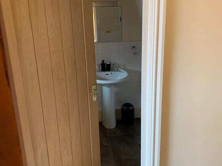 בית מלון כפרי Oakrooms