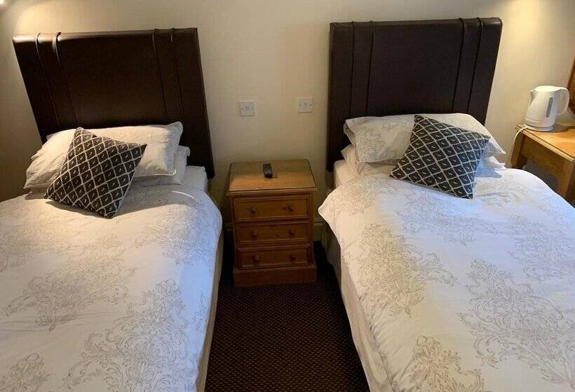 בית מלון כפרי Oakrooms