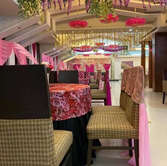 בית מלון כפרי Oyo Rooms Sector 11 Panchkula