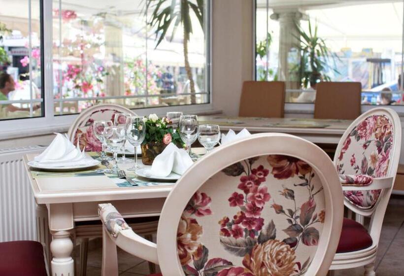 בית מלון כפרי Parthenon Art