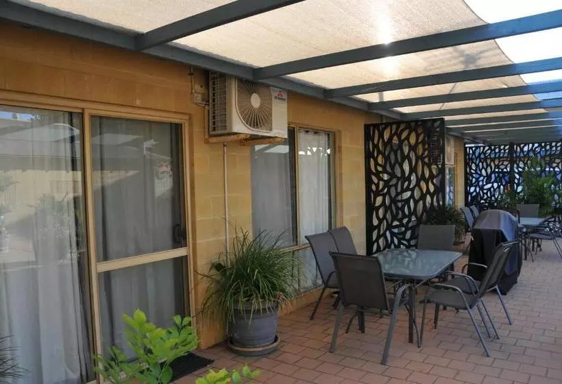 هتل Pelican S Nest