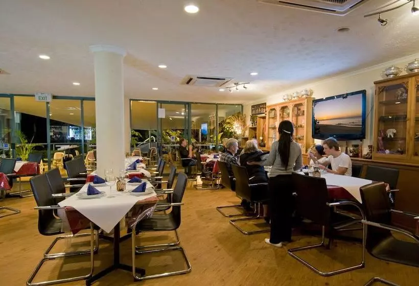 Hotelli Shelly Bay Resort