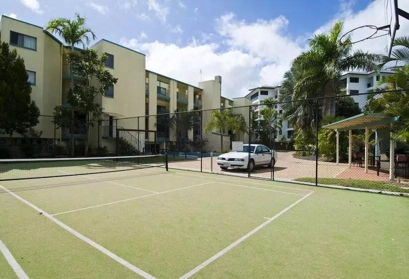 Hotelli Shelly Bay Resort