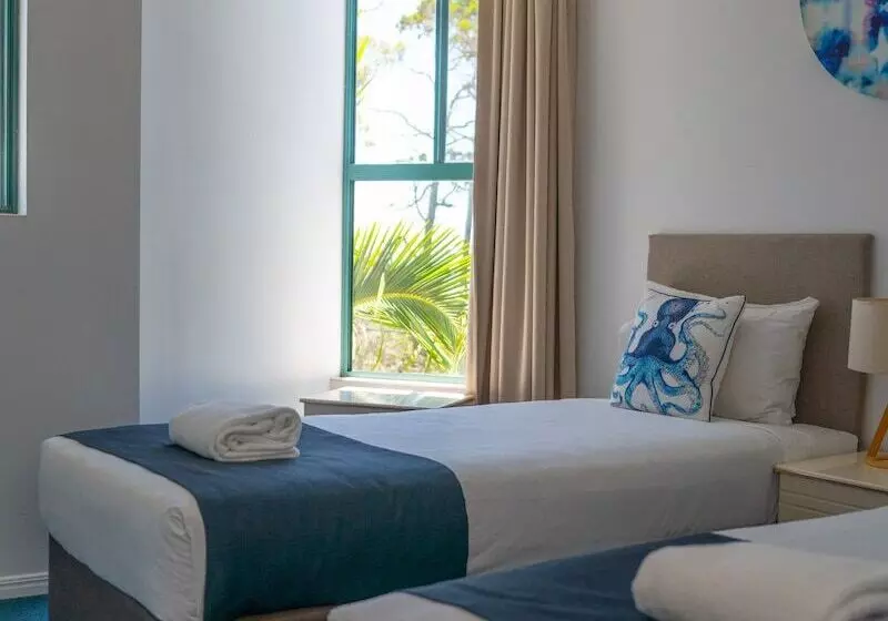 Hotelli Shelly Bay Resort