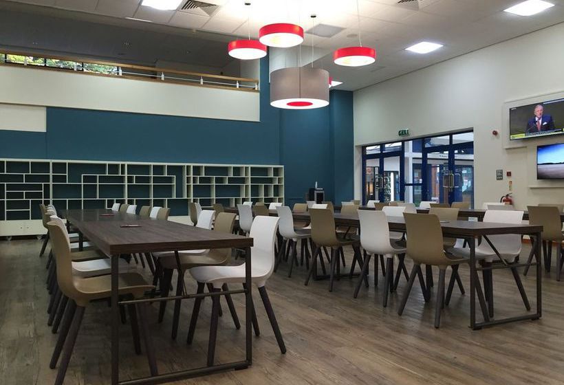 فندق Telford University Rooms