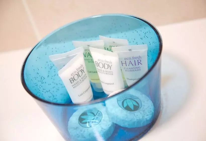 هتل Telford University Rooms