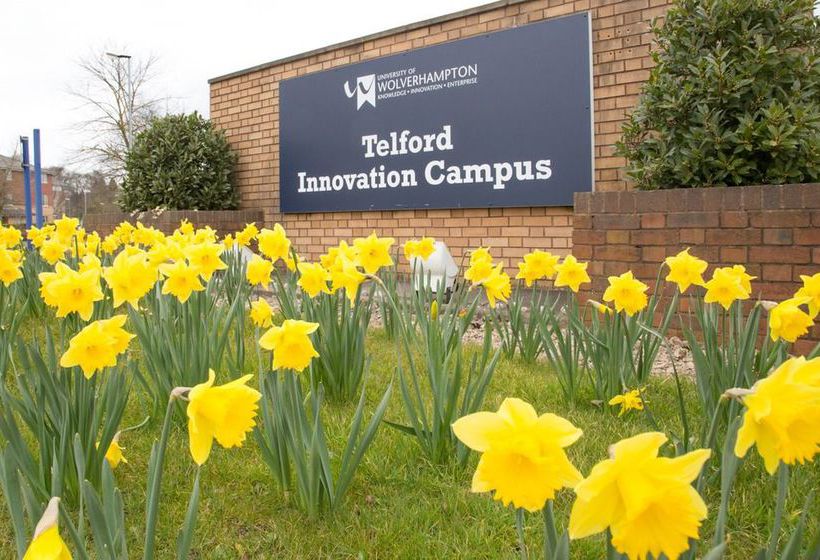 فندق Telford University Rooms