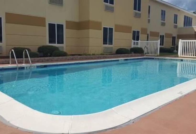 בית מלון כפרי The Rutledge Inn