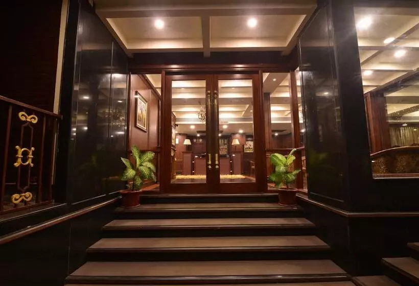 Seasons Hotels & Resorts