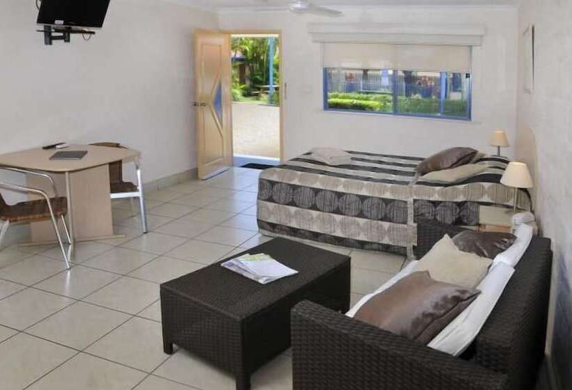 Yamba Twin Pines Motel